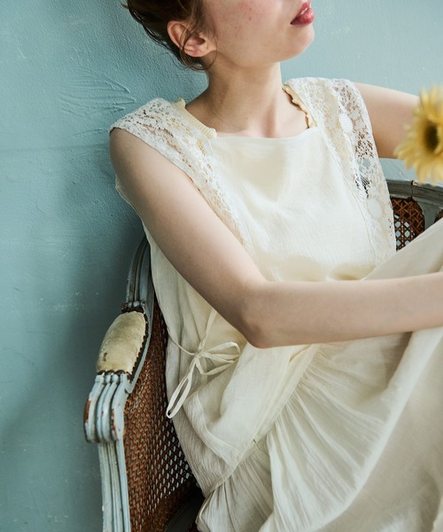 Crisp（クリスプ）の「サイドラインレースブラウス（シャツ/ブラウス・レディース・ブラック/アイボリー・FREE）」の2枚目の写真