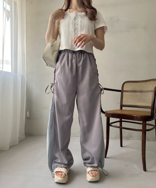 OLIVE des OLIVE(オリーブデオリーブ)の「レースアップ重ね着風カット(Tシャツ/カットソー・レディース・オフホワイト/サックスブルー/ブラック・FREE)」の14枚目の写真