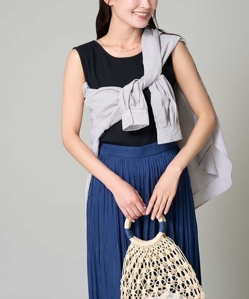a.v.v(アーヴェヴェ)の「【前後2WAY】ベーシックタンクトップ(Tシャツ/カットソー・レディース・グレー系その他/ブラック/ホワイト・36/34/40/38/42)」の3枚目の写真