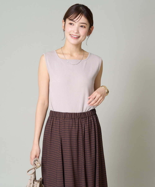 a.v.v(アーヴェヴェ)の「【前後2WAY】ベーシックタンクトップ(Tシャツ/カットソー・レディース・グレー系その他/ブラック/ホワイト・36/34/40/38/42)」の5枚目の写真