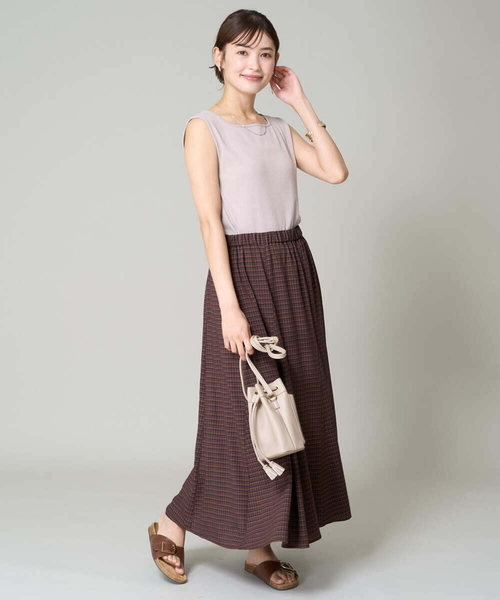 a.v.v(アーヴェヴェ)の「【前後2WAY】ベーシックタンクトップ(Tシャツ/カットソー・レディース・グレー系その他/ブラック/ホワイト・36/34/40/38/42)」の7枚目の写真