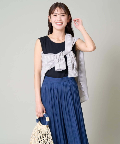 a.v.v(アーヴェヴェ)の「【前後2WAY】ベーシックタンクトップ(Tシャツ/カットソー・レディース・グレー系その他/ブラック/ホワイト・36/34/40/38/42)」の9枚目の写真