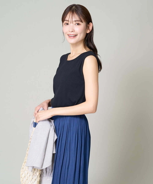 a.v.v(アーヴェヴェ)の「【前後2WAY】ベーシックタンクトップ(Tシャツ/カットソー・レディース・グレー系その他/ブラック/ホワイト・36/34/40/38/42)」の14枚目の写真