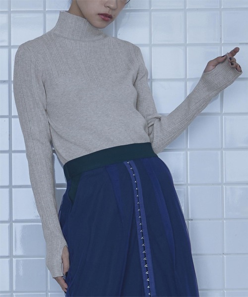 miette(ミエット)の「ビスチェ風ランダムリブニット(ニット/セーター・レディース・ブルー/レッド/マスタード/チャコールグレー/グレー・FREE)」の2枚目の写真