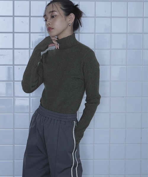 miette(ミエット)の「ビスチェ風ランダムリブニット(ニット/セーター・レディース・ブルー/レッド/マスタード/チャコールグレー/グレー・FREE)」の6枚目の写真