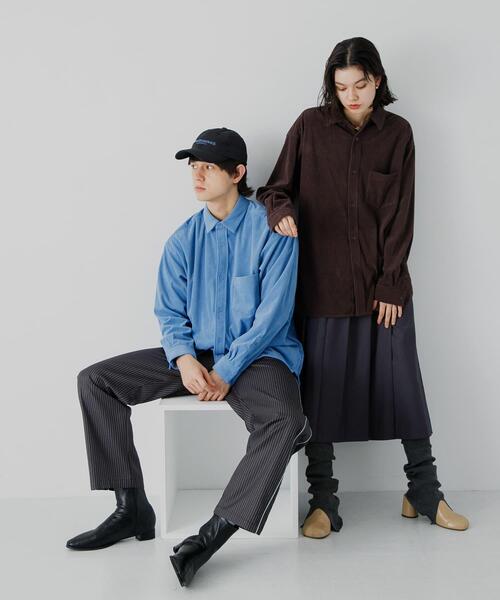 SENSE OF PLACE by URBAN RESEARCH（センスオブプレイスバイアーバンリサーチ）の「『ユニセックス』コーデュロイルーズシャツ（シャツ/ブラウス・メンズ・ライトブルー/ブラック/ブラウン/アイボリー・MEDIUM/LARGE）」の5枚目の写真
