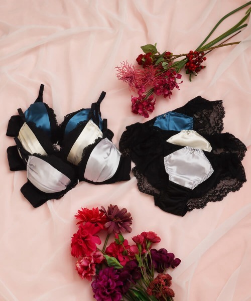 極美品✨ フォクシー キュプラサテンノベルティドレス バルーンスリーブ ゆったり ふんわりバルーンスリーブワンピース 結婚式ワンピース