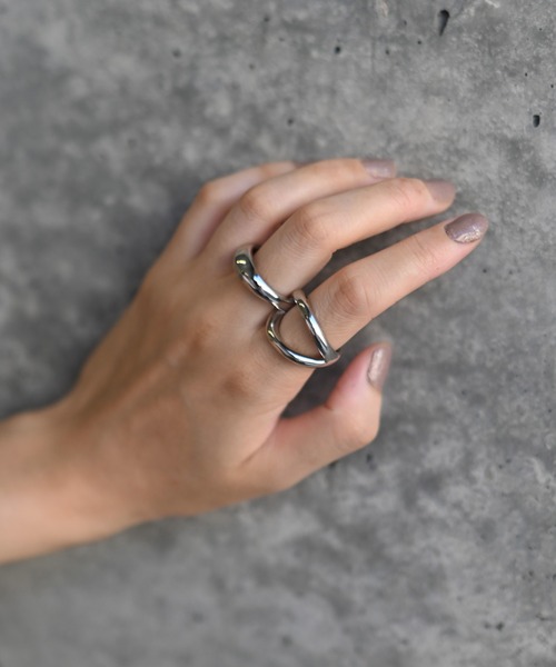 Marient（マリエント）の「Volume Finger Ring（リング・レディース・シルバー/ゴールド・FREE）」の2枚目の写真