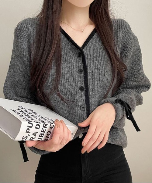 gossip!ロサンゼルス(ゴシップロサンゼルス)の「バイカラーデザイン リボンカーディガン(カーディガン/ボレロ・レディース・オフホワイト/グレー・FREE)」の7枚目の写真