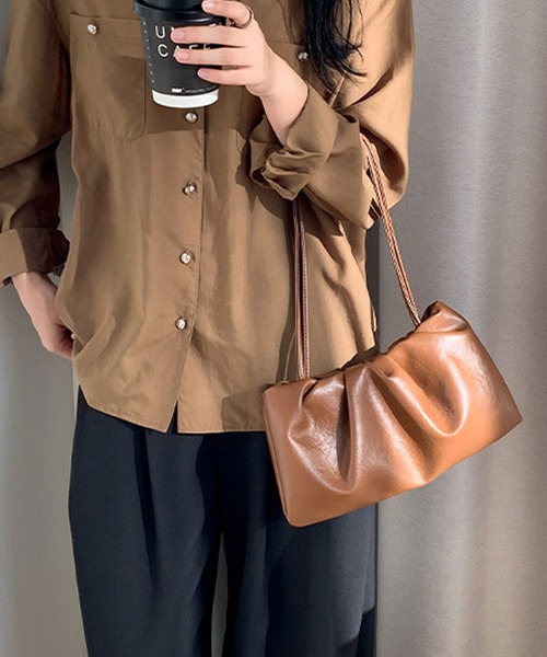 florist（フローリスト）の「ふんわりギャザーレザートートバッグ/ハンドバッグ（ハンドバッグ・レディース・シルバー/オフホワイト/ブラウン/ブラック・FREE）」の4枚目の写真