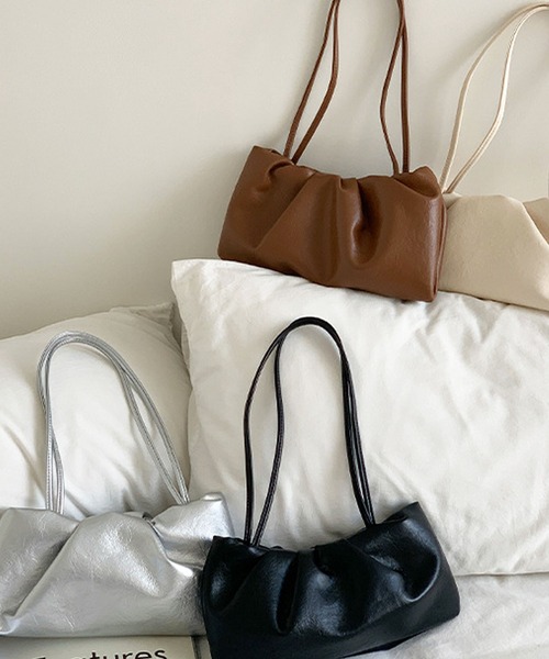 florist（フローリスト）の「ふんわりギャザーレザートートバッグ/ハンドバッグ（ハンドバッグ・レディース・シルバー/オフホワイト/ブラウン/ブラック・FREE）」の5枚目の写真
