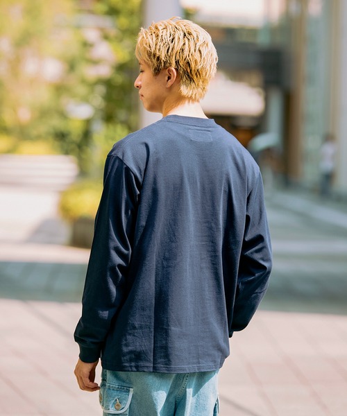 UNIVERSAL OVERALL(ユニバーサルオーバーオール)の「UNIVERSAL OVERALL UO EMBROIDERY L/S(Tシャツ/カットソー・メンズ・ブラック/ホワイト/ネイビー・MEDIUM/LARGE)」の15枚目の写真