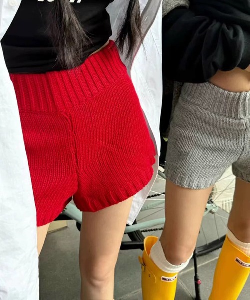 Chiina(チーナ)の「Chiina/ニットショートパンツ(その他パンツ・レディース・ブラック/ダークグレー/レッド/ブラウン/グレー・FREE)」の7枚目の写真