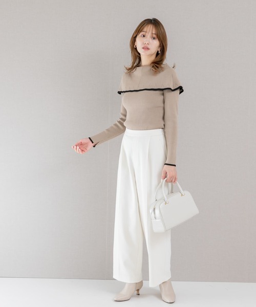 URBAN RESEARCH ROSSO WOMEN(アーバンリサーチ ロッソ)の「2wayネックバイカラーケープニット(ニット/セーター・レディース・ブラック/オフホワイト/ベージュ・FREE)」の4枚目の写真