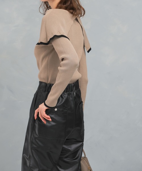 URBAN RESEARCH ROSSO WOMEN(アーバンリサーチ ロッソ)の「2wayネックバイカラーケープニット(ニット/セーター・レディース・ブラック/オフホワイト/ベージュ・FREE)」の7枚目の写真