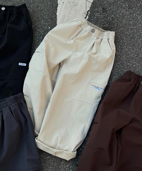 aimoha（アイモハ）の「【aimoha-KIDS-】ワイドカーゴパンツ（カーゴパンツ・キッズ・ブラック/オフホワイト/ダークグレー/チョコ・110/130/150/160/120/140）」の2枚目の写真