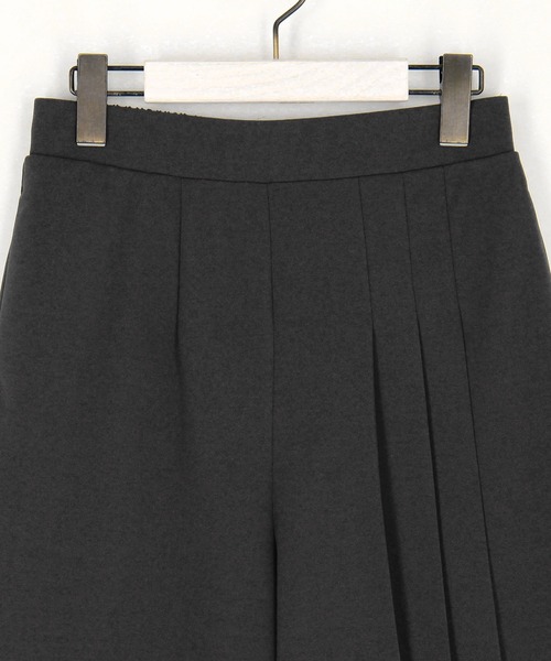 NICOLE white（ニコルホワイト）の「アシンメトリープリーツパンツ（その他パンツ・レディース・チャコール/ブラック/グレー・FREE）」の12枚目の写真