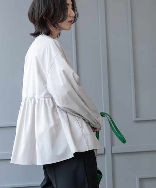 OPAQUE.CLIP（オペークドットクリップ）の「撥水ノーカラーペプラムブルゾン【洗濯機洗い可/花粉対応】（ノーカラージャケット・レディース・ブラック/ナチュラル/ベージュ・36/38/40/42）」の11枚目の写真