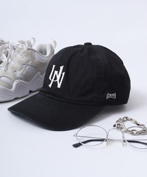 Ree&Mee（リーアンドミー）の「UNIVERSAL OVERALL サイズ調整付き UNロゴ刺繍 キャップ 男女兼用（キャップ）」