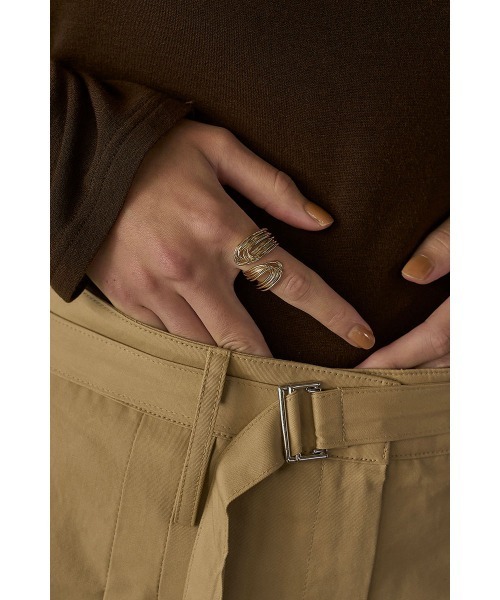marjour（マージュール）の「SLIM LINE RING（リング・レディース・ゴールド/シルバー・FREE）」の4枚目の写真
