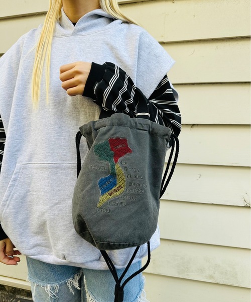 HOUSTON(ヒューストン)の「HOUSTON / EMB PIGMENT EFFECT BAG / 6878/ 6879(ショルダーバッグ・レディース・レッド/ブラック/ブルー/ブラック系その他/レッド系その他/ブルー系その他・ONESIZE)」の3枚目の写真
