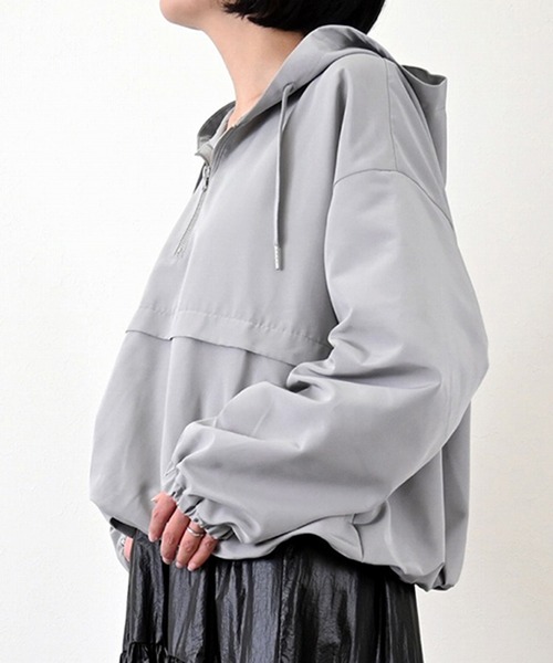 STYLEBLOCK（スタイルブロック）の「ソフトグログランフード付きプルオーバー（シャツ/ブラウス・レディース・ブラック/アイボリー/グレー・M）」の5枚目の写真