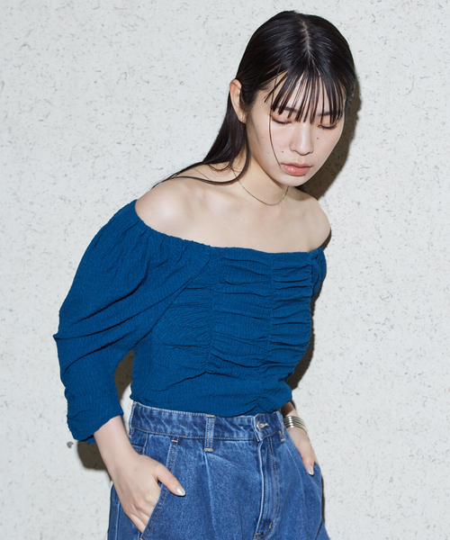NOMINE（ノミネ）の「シャーリング ボリュームスリーブ2WAYプルオーバー（Tシャツ/カットソー・レディース・ブルー/ブラック/ブラウン・フリー）」の18枚目の写真
