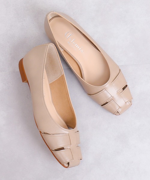 artemis by DIANA（アルテミスバイダイアナ）の「【片足150g】軽量グルカ風フラットシューズ（パンプス・レディース・シルバー/ダークベージュ/アイボリー/ブラック・23.0cm/24.5cm/23.5cm/22.5cm/25.0cm/24.0cm/22.0cm）」の6枚目の写真