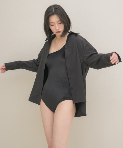 NEUNA（ヌナ）の「【ラッシュガードとしても使える！】オーバーサイズベーシックシャツ（シャツ/ブラウス・レディース・オフホワイト/ブラック・FREE）」の22枚目の写真