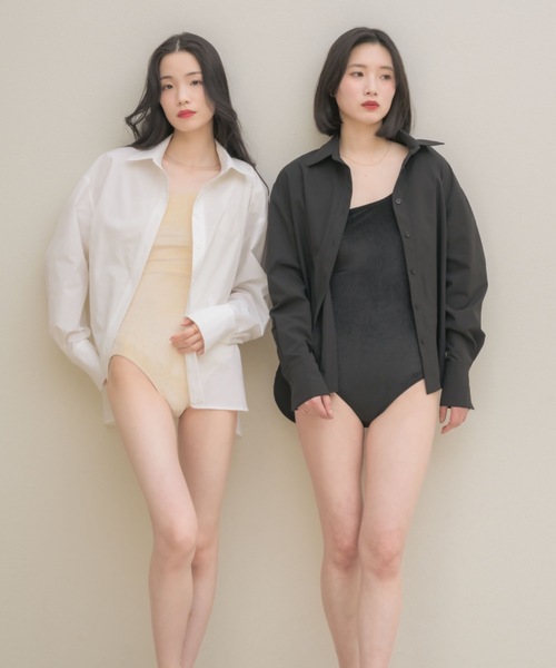 NEUNA（ヌナ）の「【ラッシュガードとしても使える！】オーバーサイズベーシックシャツ（シャツ/ブラウス・レディース・オフホワイト/ブラック・FREE）」の3枚目の写真