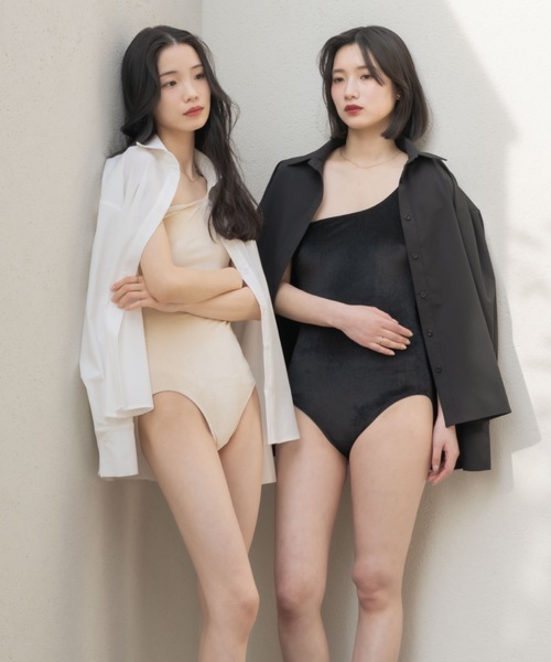 NEUNA（ヌナ）の「【ラッシュガードとしても使える！】オーバーサイズベーシックシャツ（シャツ/ブラウス・レディース・オフホワイト/ブラック・FREE）」の8枚目の写真