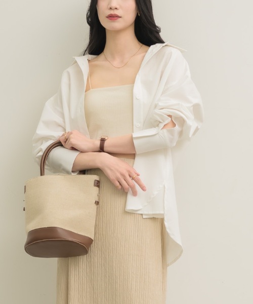 NEUNA（ヌナ）の「【ラッシュガードとしても使える！】オーバーサイズベーシックシャツ（シャツ/ブラウス・レディース・オフホワイト/ブラック・FREE）」の12枚目の写真