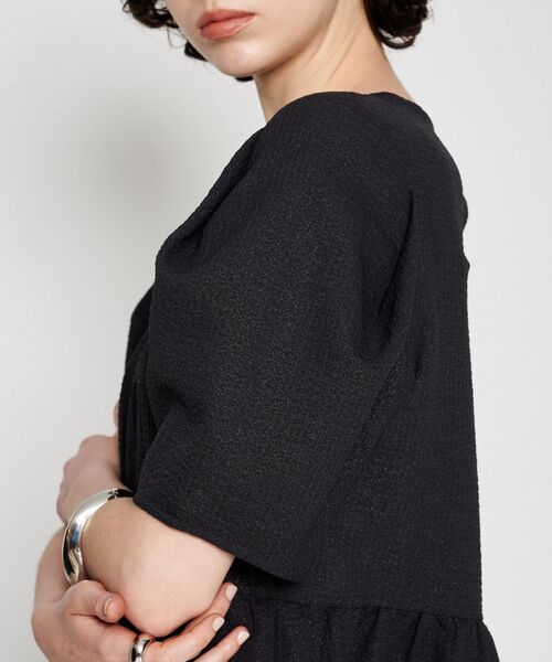 cloenc(クロエンス)の「【手洗い可】フレアチュニックブラウス(シャツ/ブラウス・レディース・オフホワイト/チャコールグレー・02)」の9枚目の写真