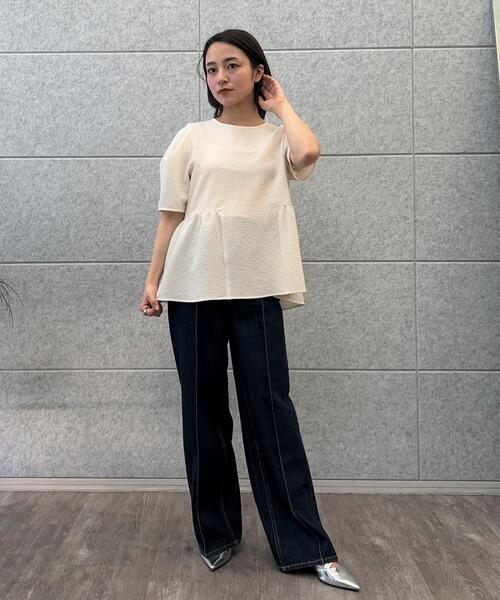 cloenc(クロエンス)の「【手洗い可】フレアチュニックブラウス(シャツ/ブラウス・レディース・オフホワイト/チャコールグレー・02)」の6枚目の写真