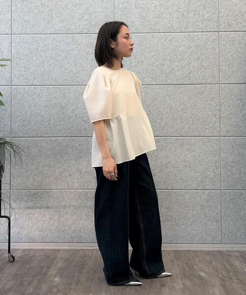 cloenc(クロエンス)の「【手洗い可】フレアチュニックブラウス(シャツ/ブラウス・レディース・オフホワイト/チャコールグレー・02)」の4枚目の写真