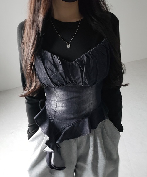 me+em select(ミームセレクト)の「【 2点セット 】ヴィンテージデニムビスチェ & レイヤードTシャツセット / vintage denim bustier & layered T-shirts set(アンサンブル・レディース・ブラック/ホワイト・FREE)」の3枚目の写真