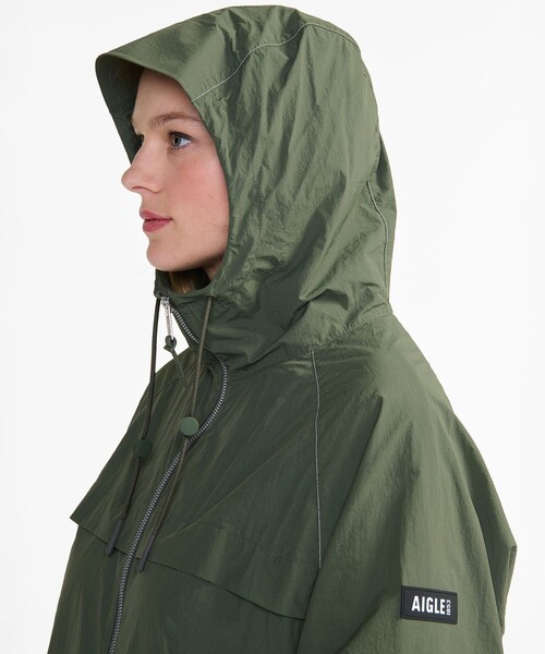AIGLE（エーグル）の「軽量 撥水 UVカット パッカブル ライトウェイトフーデッドナイロンジャケット（ナイロンジャケット・レディース・モスグリーン/パープル・XS/M/S）」の6枚目の写真
