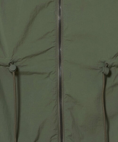 AIGLE（エーグル）の「軽量 撥水 UVカット パッカブル ライトウェイトフーデッドナイロンジャケット（ナイロンジャケット・レディース・モスグリーン/パープル・XS/M/S）」の21枚目の写真