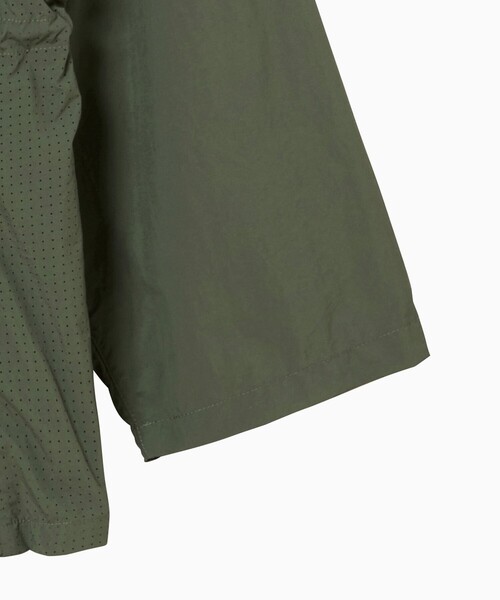 AIGLE（エーグル）の「軽量 撥水 UVカット パッカブル ライトウェイトフーデッドナイロンジャケット（ナイロンジャケット・レディース・モスグリーン/パープル・XS/M/S）」の22枚目の写真