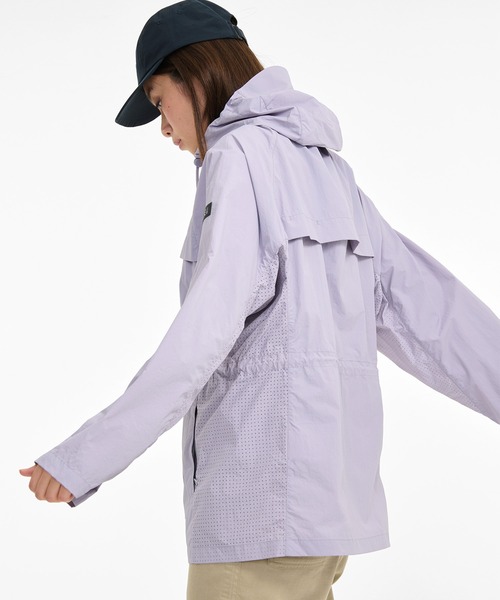 AIGLE（エーグル）の「軽量 撥水 UVカット パッカブル ライトウェイトフーデッドナイロンジャケット（ナイロンジャケット・レディース・モスグリーン/パープル・XS/M/S）」の2枚目の写真