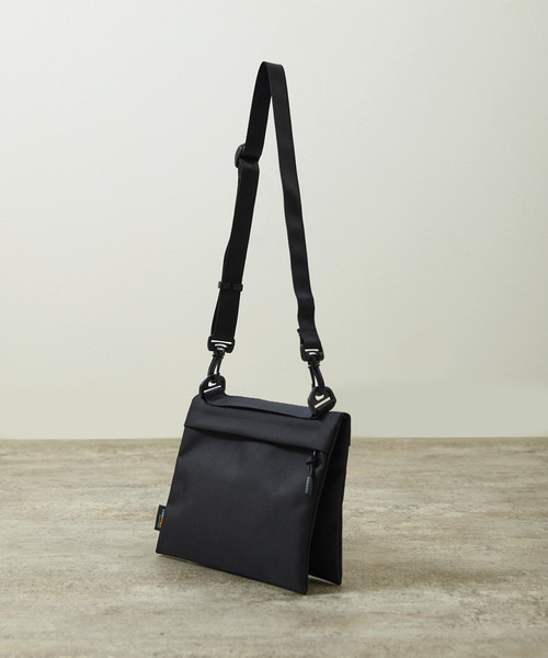 And A(アンドエー)の「And A アンドエー / PHOTOGRAPHER WEIGHT SHOULDER BAG 防水防汚コーデュラナイロンショルダーバッグ 日本製 / AA-A24U003(ショルダーバッグ・メンズ・ブラック・FREE)」の10枚目の写真