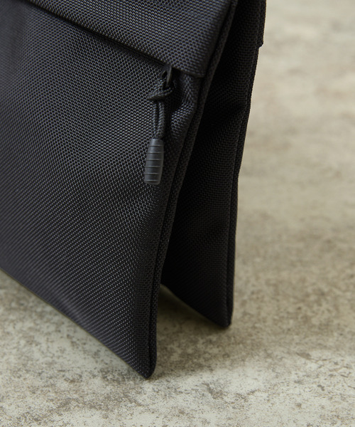 And A(アンドエー)の「And A アンドエー / PHOTOGRAPHER WEIGHT SHOULDER BAG 防水防汚コーデュラナイロンショルダーバッグ 日本製 / AA-A24U003(ショルダーバッグ・メンズ・ブラック・FREE)」の11枚目の写真