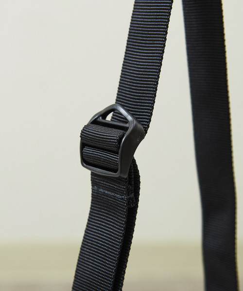 And A(アンドエー)の「And A アンドエー / PHOTOGRAPHER WEIGHT SHOULDER BAG 防水防汚コーデュラナイロンショルダーバッグ 日本製 / AA-A24U003(ショルダーバッグ・メンズ・ブラック・FREE)」の13枚目の写真