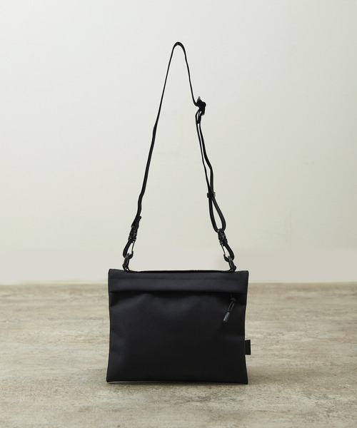 And A(アンドエー)の「And A アンドエー / PHOTOGRAPHER WEIGHT SHOULDER BAG 防水防汚コーデュラナイロンショルダーバッグ 日本製 / AA-A24U003(ショルダーバッグ・メンズ・ブラック・FREE)」の15枚目の写真
