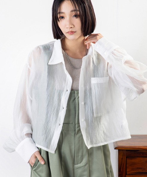 MILLION CARATS（ミリオンカラッツ）の「ラメ×ワッシャーで魅せる、軽やかショート丈の抜け感が◎ 今っぽショート丈シアーシャツ（シャツ/ブラウス・レディース・ブラウン/ブラック/オフホワイト/グレー・FREE）」の2枚目の写真