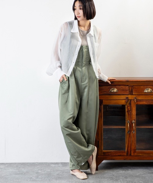 MILLION CARATS（ミリオンカラッツ）の「ラメ×ワッシャーで魅せる、軽やかショート丈の抜け感が◎ 今っぽショート丈シアーシャツ（シャツ/ブラウス・レディース・ブラウン/ブラック/オフホワイト/グレー・FREE）」の8枚目の写真