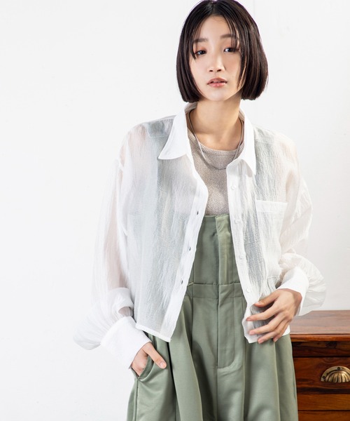 MILLION CARATS（ミリオンカラッツ）の「ラメ×ワッシャーで魅せる、軽やかショート丈の抜け感が◎ 今っぽショート丈シアーシャツ（シャツ/ブラウス・レディース・ブラウン/ブラック/オフホワイト/グレー・FREE）」の9枚目の写真