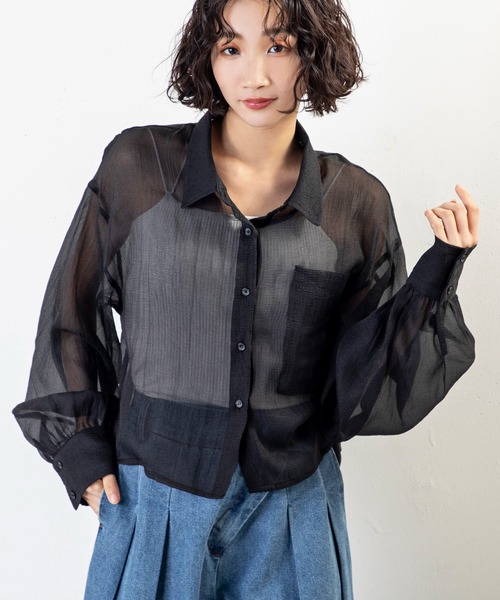 MILLION CARATS（ミリオンカラッツ）の「ラメ×ワッシャーで魅せる、軽やかショート丈の抜け感が◎ 今っぽショート丈シアーシャツ（シャツ/ブラウス・レディース・ブラウン/ブラック/オフホワイト/グレー・FREE）」の18枚目の写真