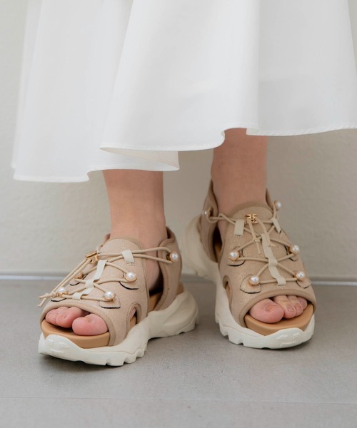 NOELA（ノエラ）の「キラキラスニーカーサンダル（サンダル・レディース・ベージュ/ブラック/オフホワイト・S/M/L）」の3枚目の写真