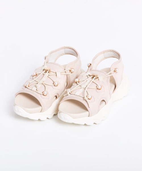 NOELA（ノエラ）の「キラキラスニーカーサンダル（サンダル・レディース・ベージュ/ブラック/オフホワイト・S/M/L）」の2枚目の写真